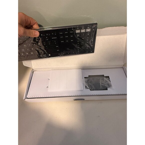 VssoPlor Wireless Keyboard and Mouse, Vssoplor 2.4GHz Rechargeable Compact Quie - Picture 4 of 4